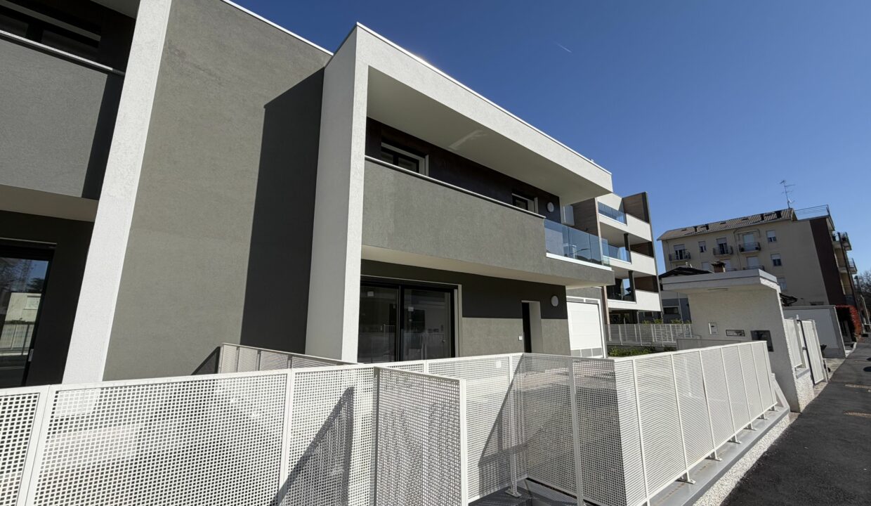 SARONNO VILLE BIFAMILIARI DI NUOVA COSTRUZIONE