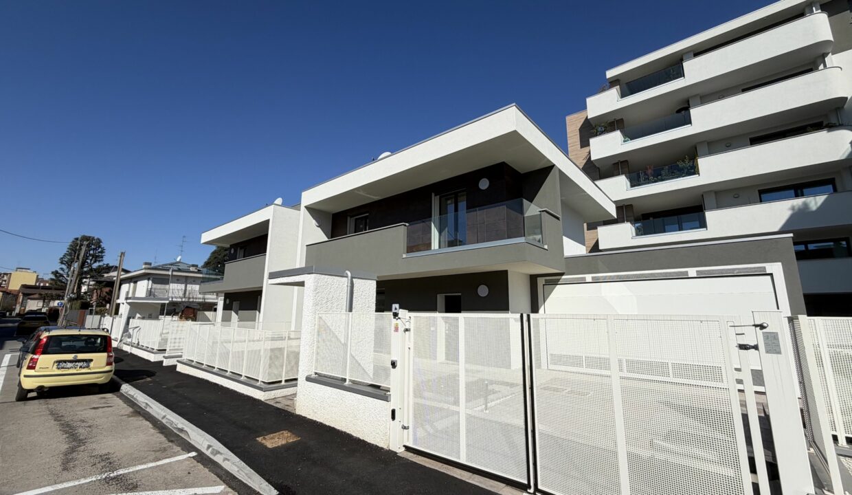 SARONNO VILLE BIFAMILIARI DI NUOVA COSTRUZIONE