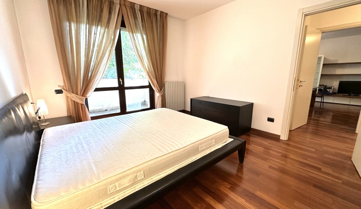 SARONNO CENTRALISSIMO AMPIO TRILOCALE CON BOX