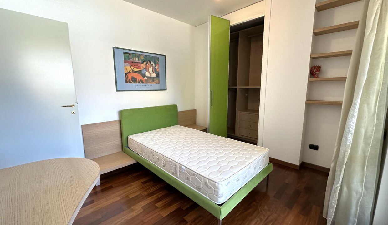 SARONNO CENTRALISSIMO AMPIO TRILOCALE CON BOX