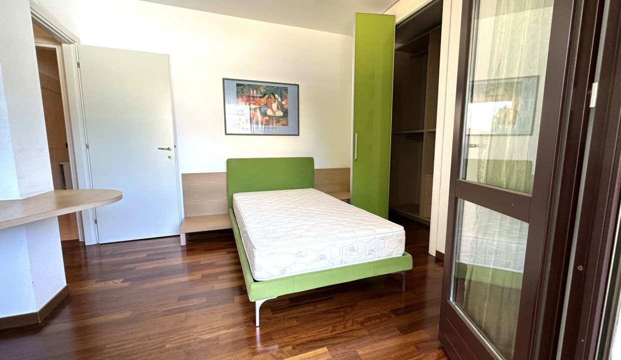 SARONNO CENTRALISSIMO AMPIO TRILOCALE CON BOX