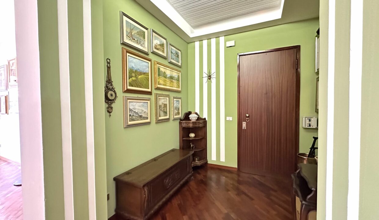 SARONNO CENTRALISSIMO TRILOCALE CON GIARDINETTO