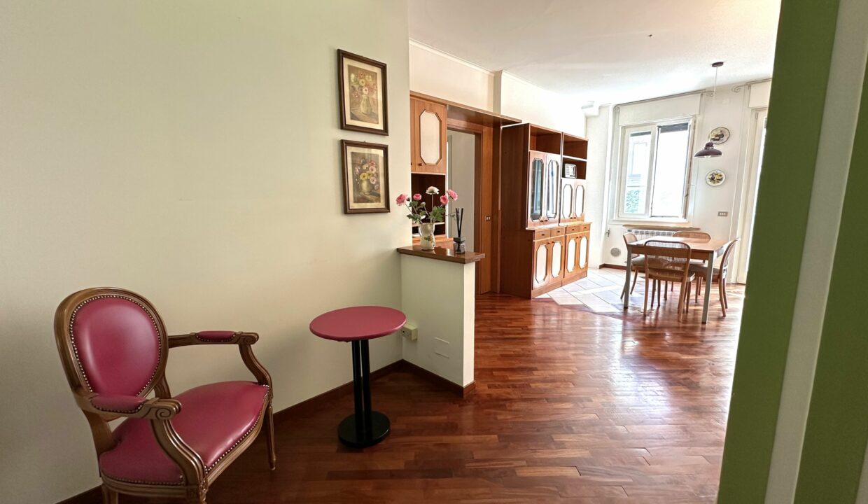 SARONNO CENTRALISSIMO TRILOCALE CON GIARDINETTO