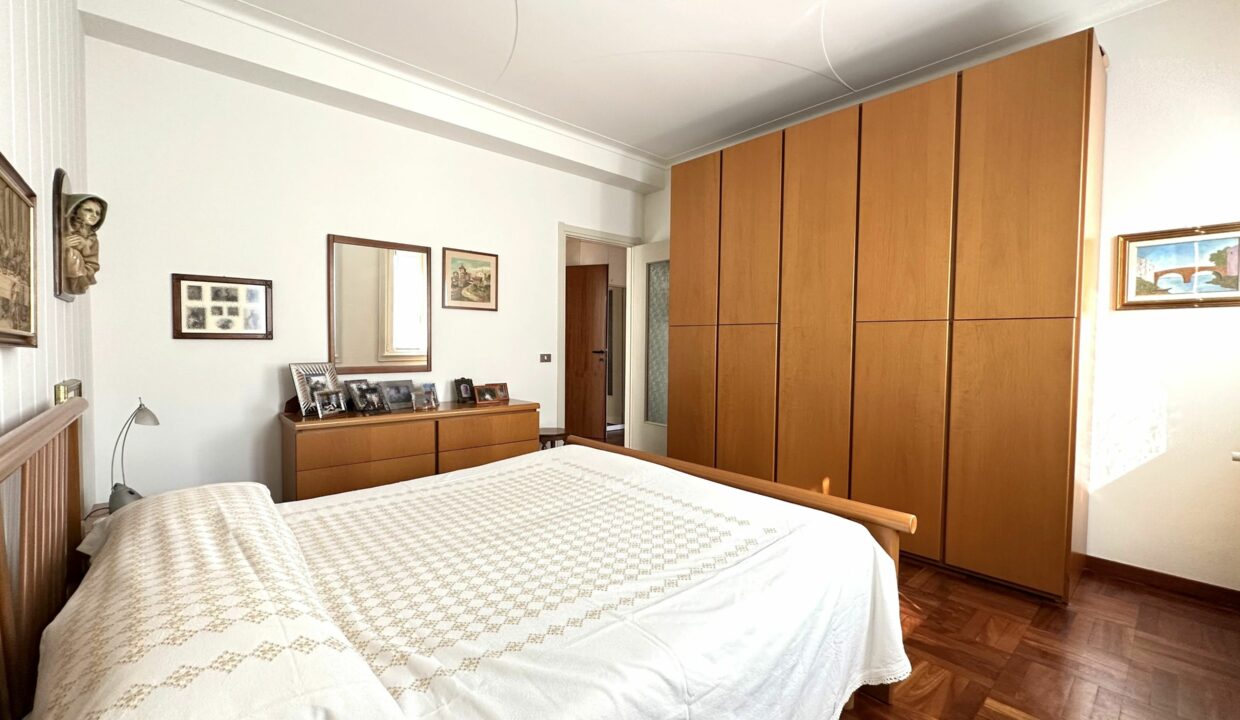 SARONNO CENTRALISSIMO TRILOCALE CON GIARDINETTO