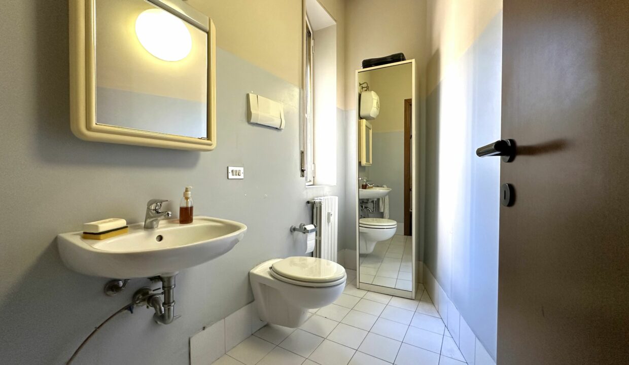 SARONNO CENTRALISSIMO TRILOCALE CON GIARDINETTO