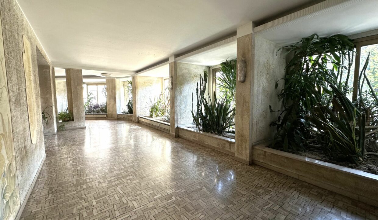 SARONNO CENTRALISSIMO TRILOCALE CON GIARDINETTO