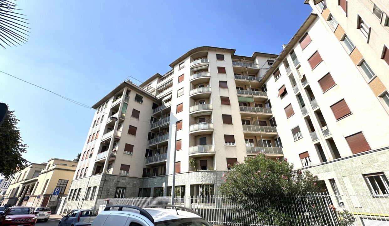 SARONNO CENTRALISSIMO TRILOCALE CON GIARDINETTO