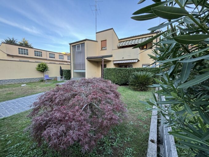 CENTRALISSIMO BILOCALE IN QUADRIFAMILIARE CON TERRAZZINO