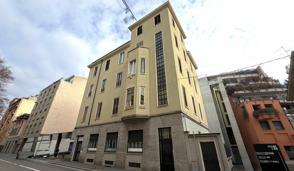 CENTRALISSIMO AMPIO APPARTAMENTO CON BOX E TAVERNA