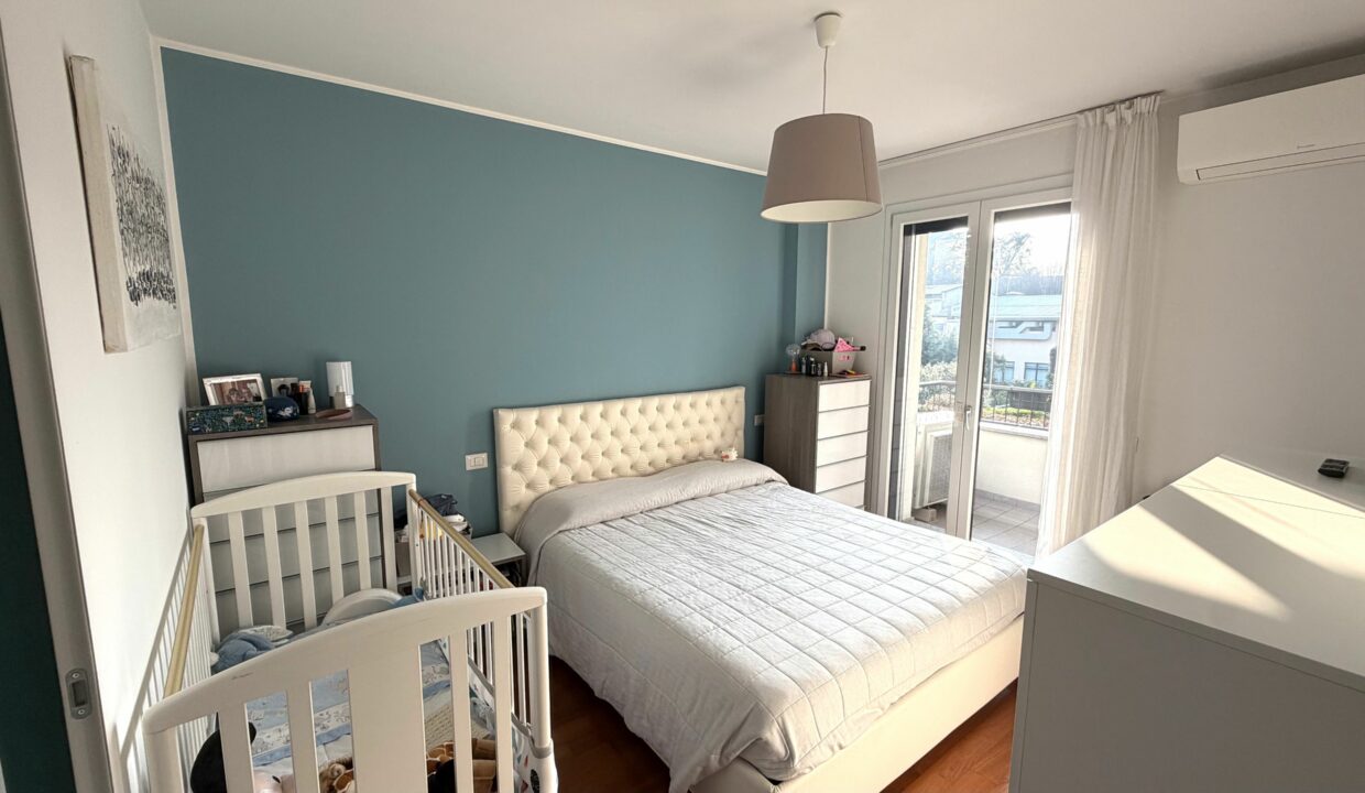 SARONNO RECENTE TRILOCALE CON TERRAZZO E BOX