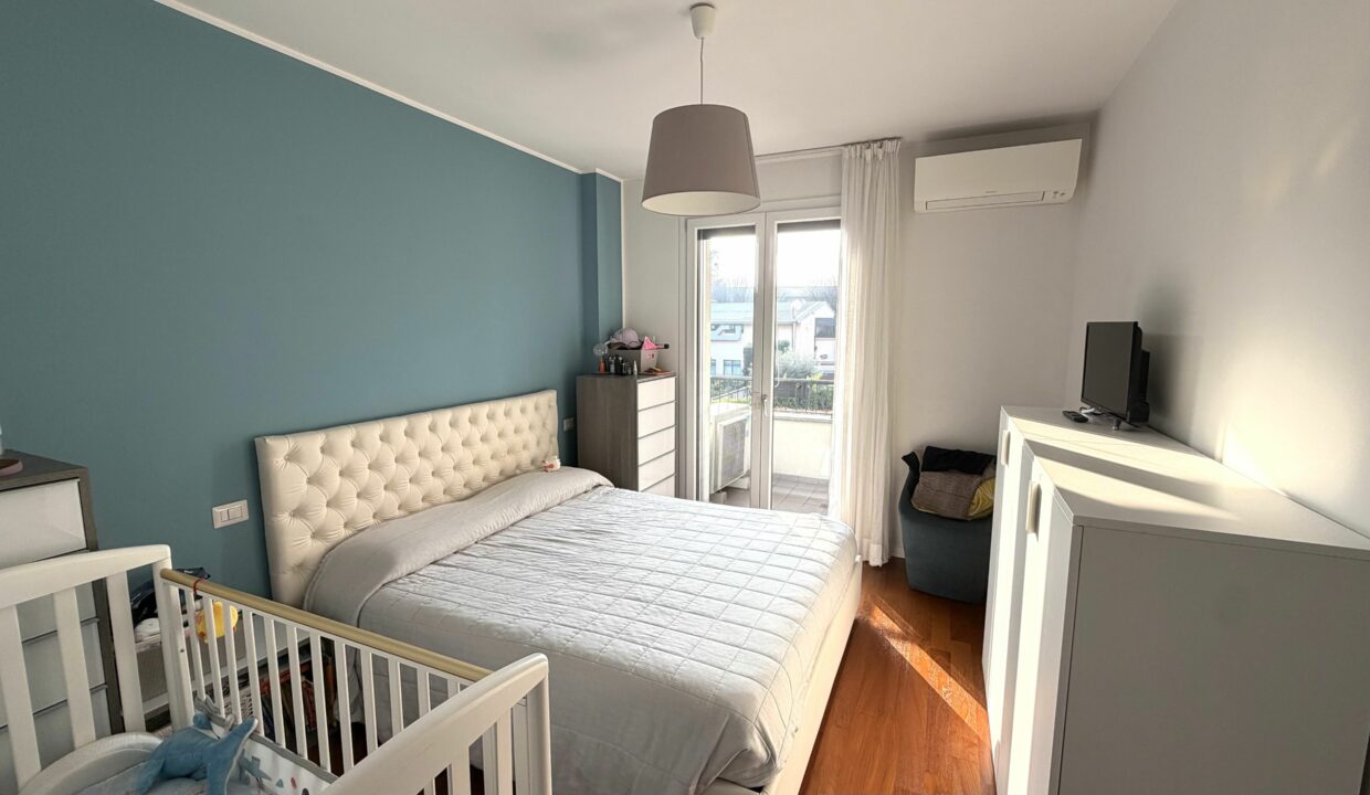 SARONNO RECENTE TRILOCALE CON TERRAZZO E BOX