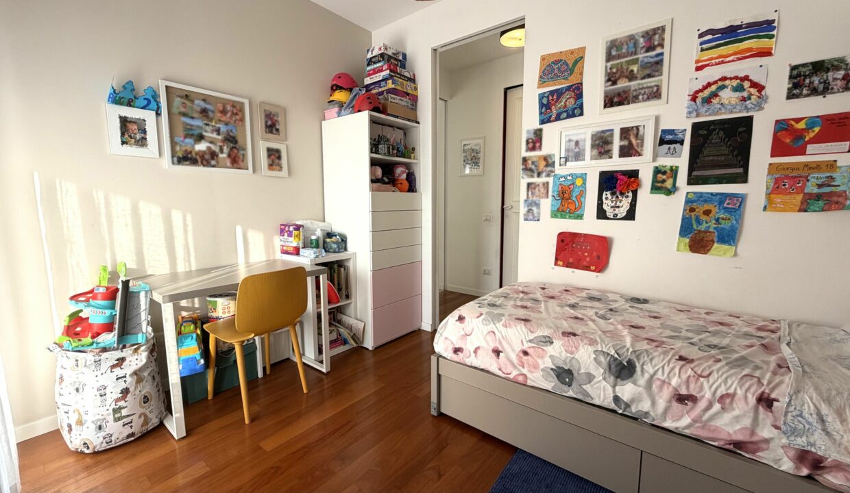 SARONNO RECENTE TRILOCALE CON TERRAZZO E BOX