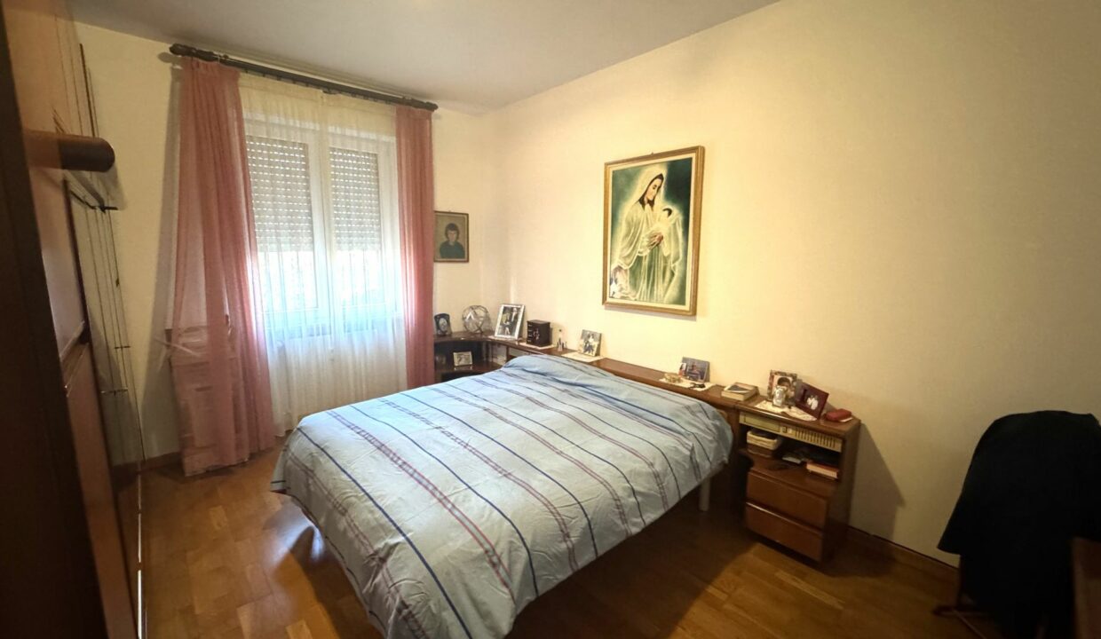 CARONNO PERTUSELLA AMPIO TRILOCALE DOPPI SERVIZI CON BOX