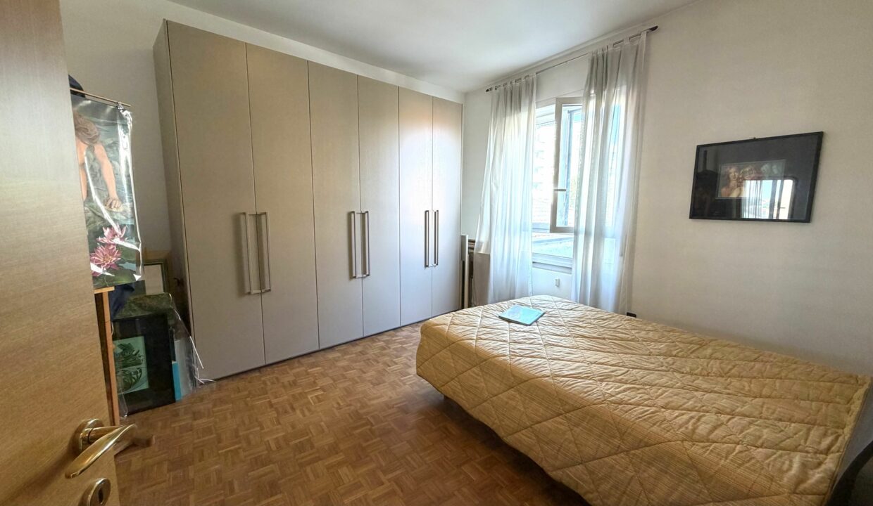 SARONNO CENTRO, AMPIO BILOCALE IN CONDOMINIO RISTRUTTURATO