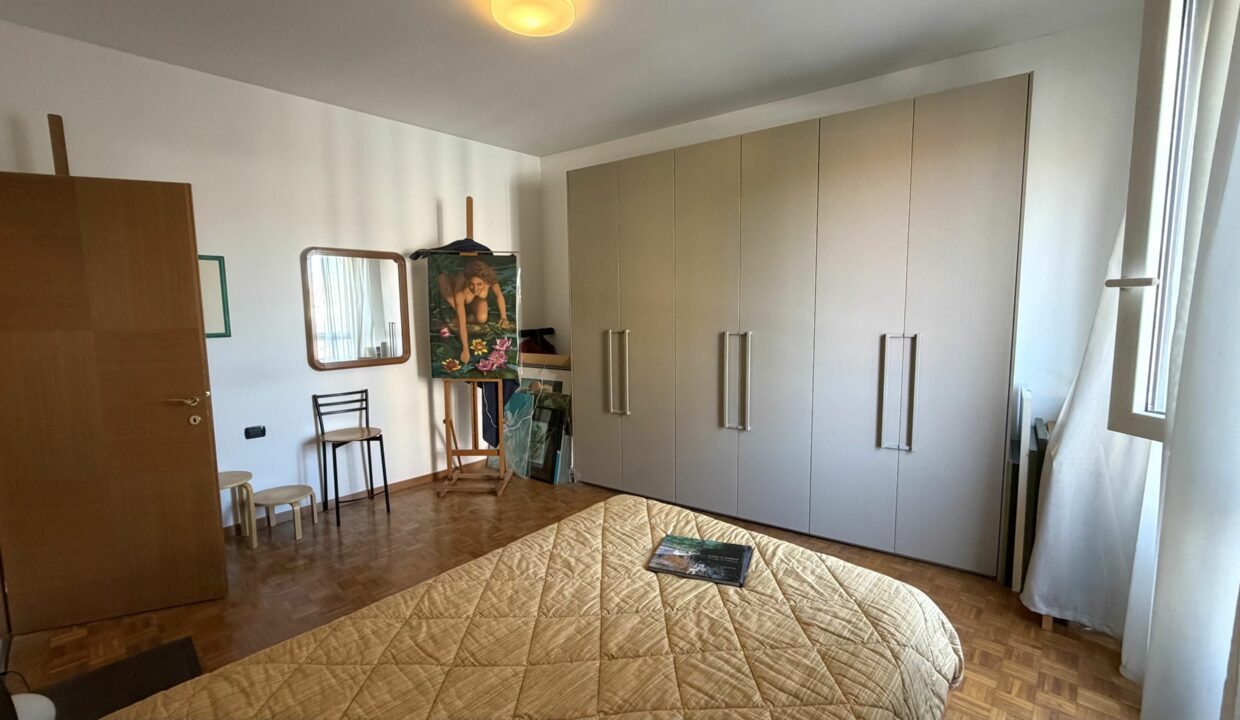 SARONNO CENTRO, AMPIO BILOCALE IN CONDOMINIO RISTRUTTURATO